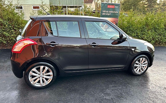 Suzuki Swift 3 of 5