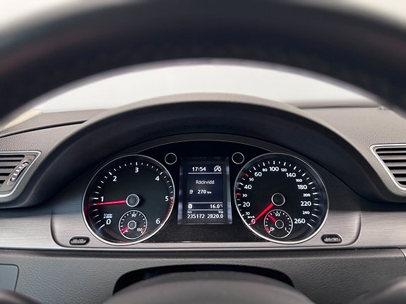 Volkswagen Passat 5 of 5