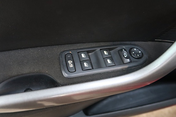 Peugeot 308 SW 14 of 17