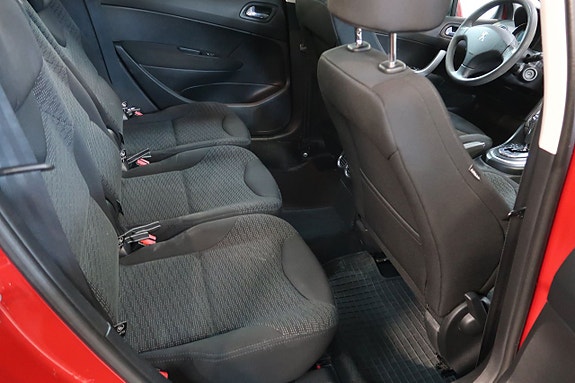 Peugeot 308 SW 13 of 17