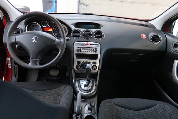 Peugeot 308 SW 8 of 17