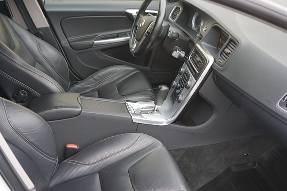 Volvo V60 17 of 30