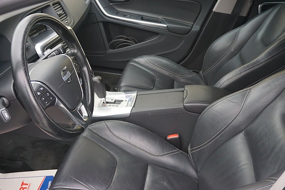 Volvo V60 25 of 30