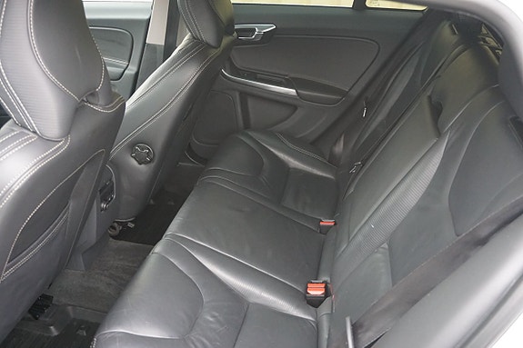 Volvo V60 23 of 30