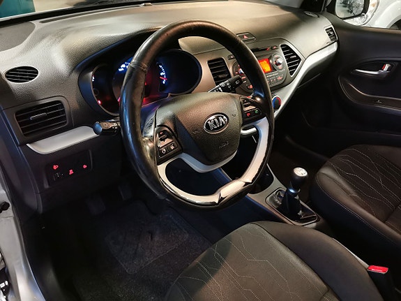 Kia Picanto 7 of 16