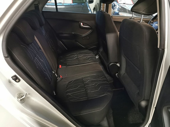 Kia Picanto 10 of 16