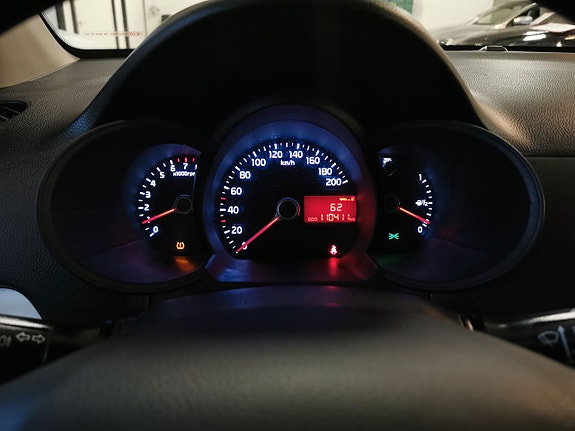 Kia Picanto 11 of 16