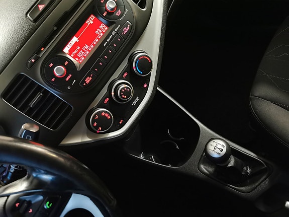 Kia Picanto 14 of 16