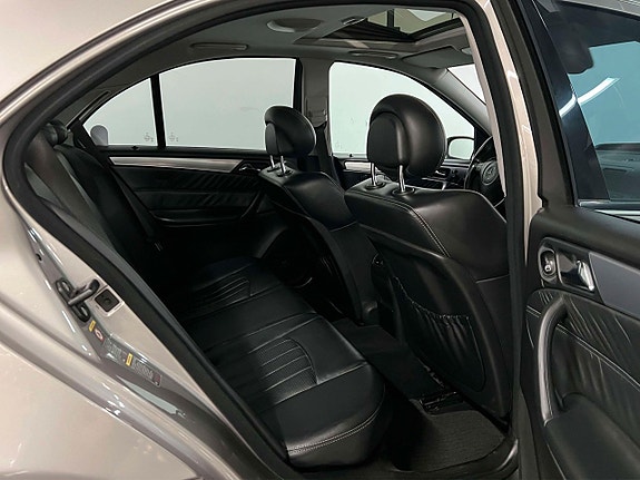 Mercedes-Benz C55 19 of 21