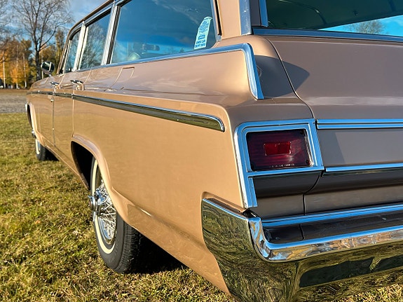 Oldsmobile Dynamic 88 2 of 25