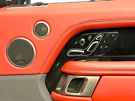 Land Rover Range Rover 23 of 30