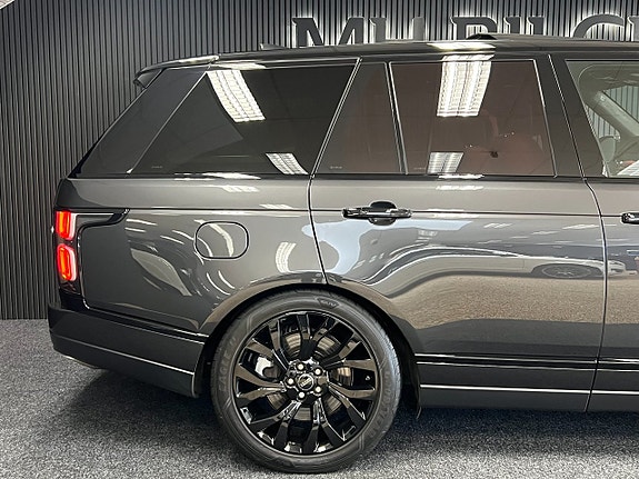 Land Rover Range Rover 10 of 30