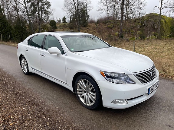 Lexus LS600h L