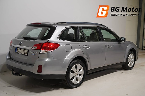 Subaru Outback 3 of 5