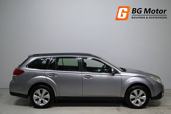 Subaru Outback 2 of 5