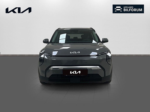 Kia EV3 3 of 5