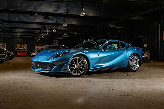 Ferrari 812 Superfast 3 of 5