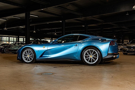 Ferrari 812 Superfast 4 of 5