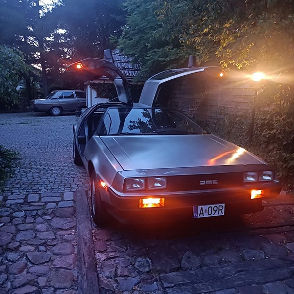 DeLorean DMC 10 of 17