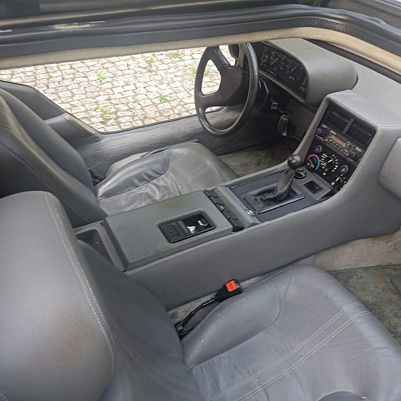 DeLorean DMC 4 of 5