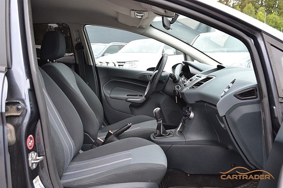 Ford Fiesta 9 of 13