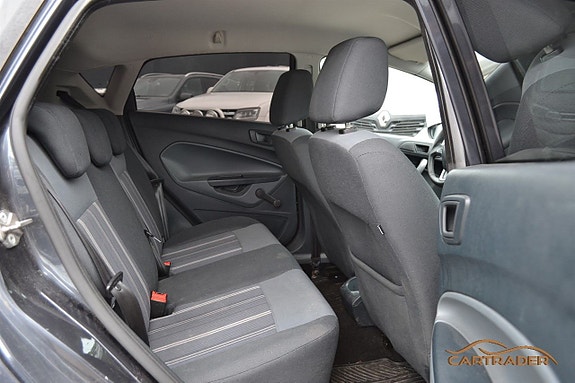 Ford Fiesta 11 of 13
