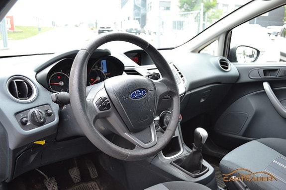 Ford Fiesta 8 of 13