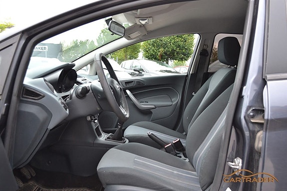 Ford Fiesta 7 of 13