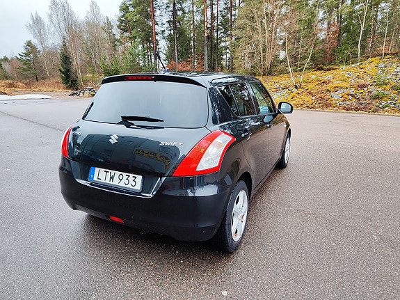 Suzuki Swift 8 of 10