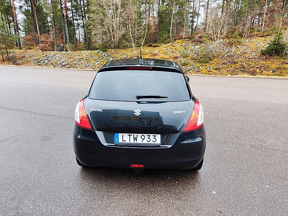 Suzuki Swift 7 of 10