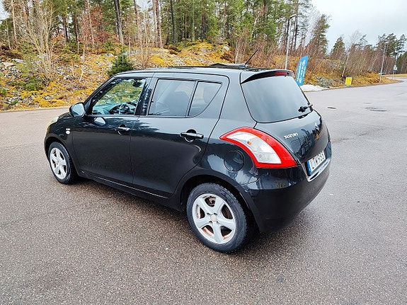 Suzuki Swift 6 of 10