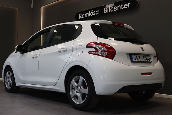 Peugeot 208 9 of 22