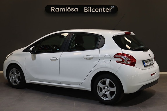Peugeot 208 10 of 22