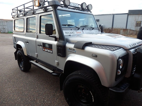 Land Rover Defender 110 3 of 5