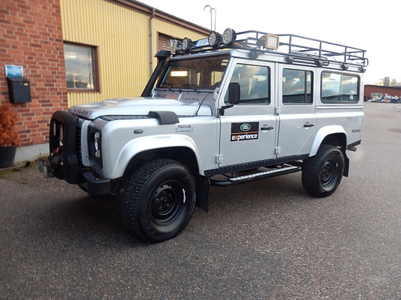 Land Rover Defender 110