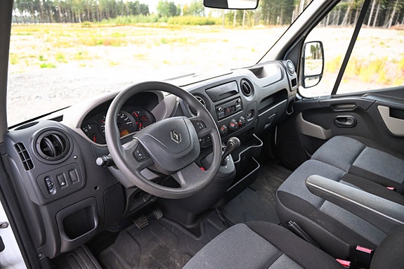 Renault Master 15 of 25