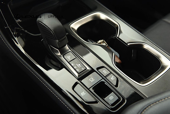 Lexus NX350h 15 of 20