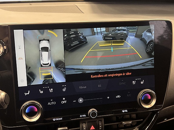 Lexus NX350h 11 of 19