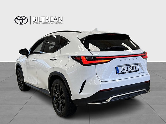 Lexus NX350h 3 of 19