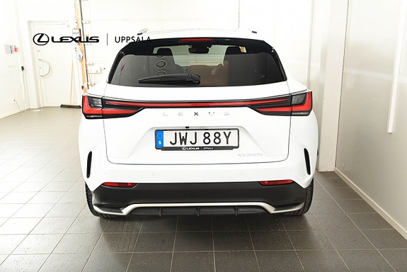 Lexus NX350h 4 of 5