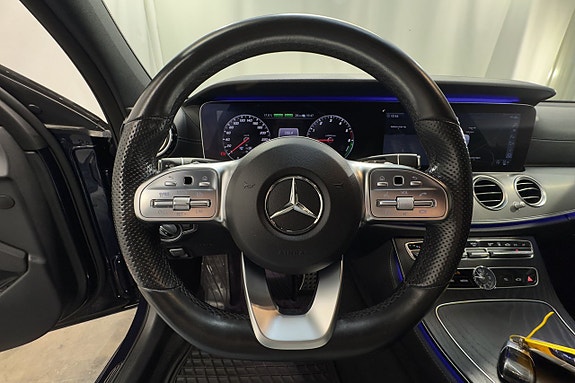 Mercedes-Benz E300 de 12 of 22