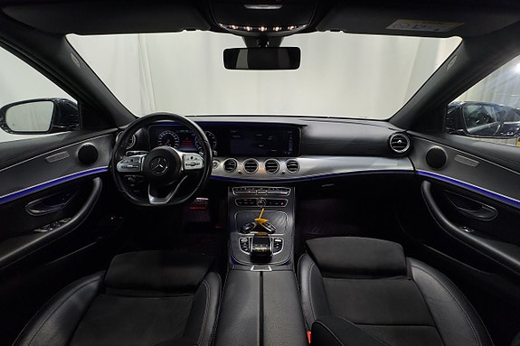 Mercedes-Benz E300 de 14 of 22
