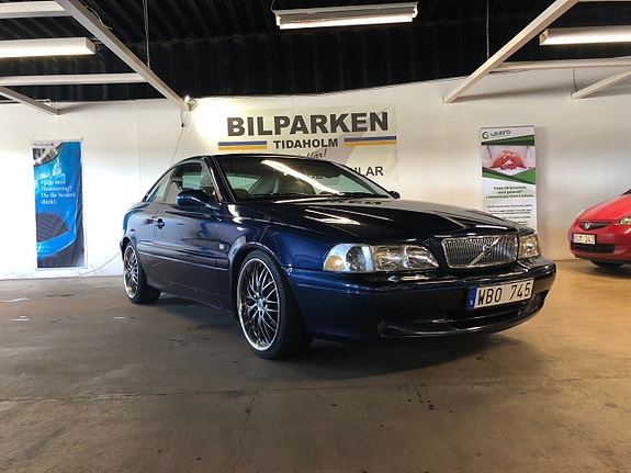 Volvo C70 2 of 7