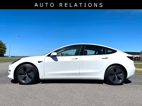 Tesla Model 3 11 of 11