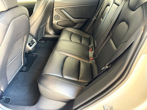 Tesla Model 3 9 of 11