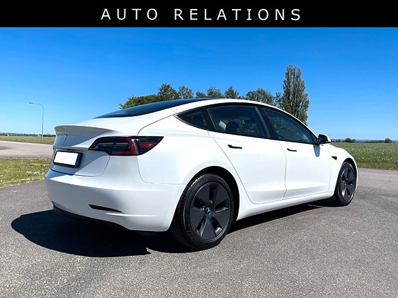 Tesla Model 3 7 of 11