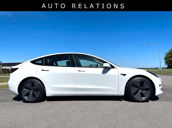 Tesla Model 3 10 of 11