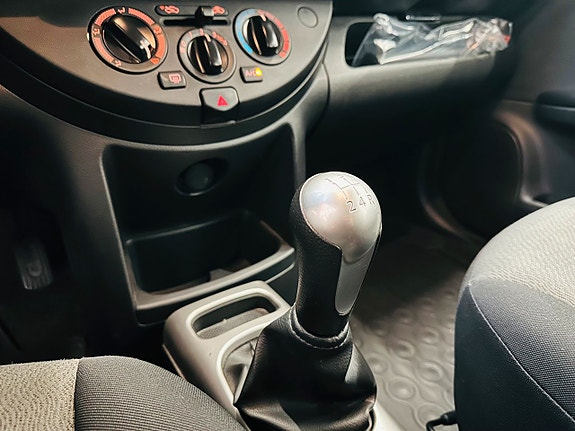 Nissan Note 19 of 19
