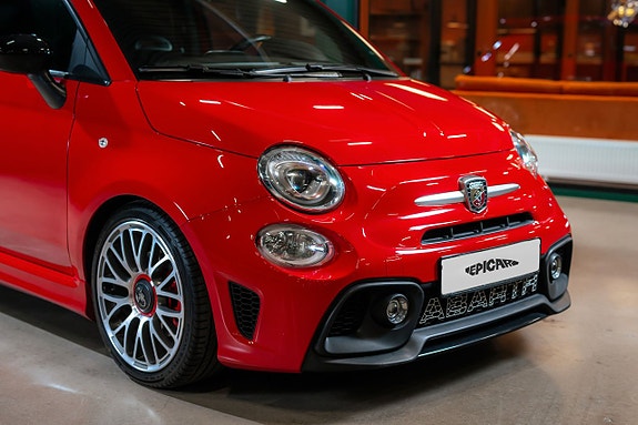 Abarth 595 2 of 5