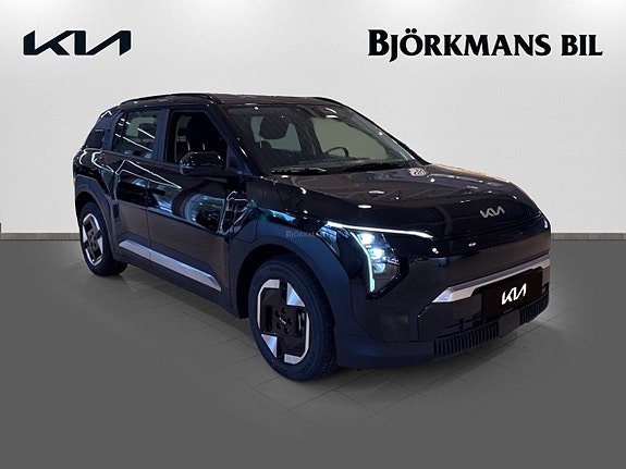 Kia EV3 3 of 24
